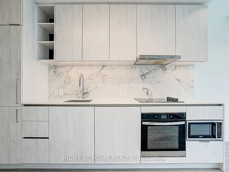 8 Wellesley St W #2606 — Photo 33