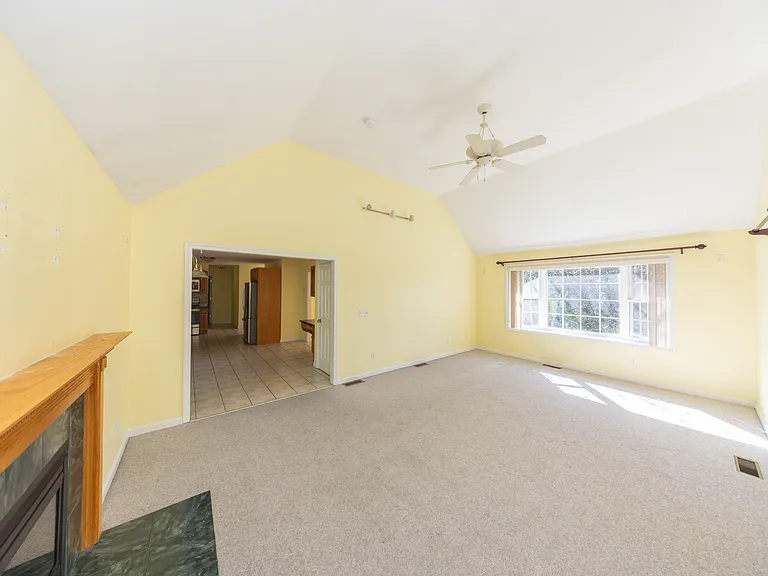 469 Walnut St — Photo 57