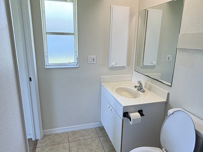 414 SE 13th St — Photo 22