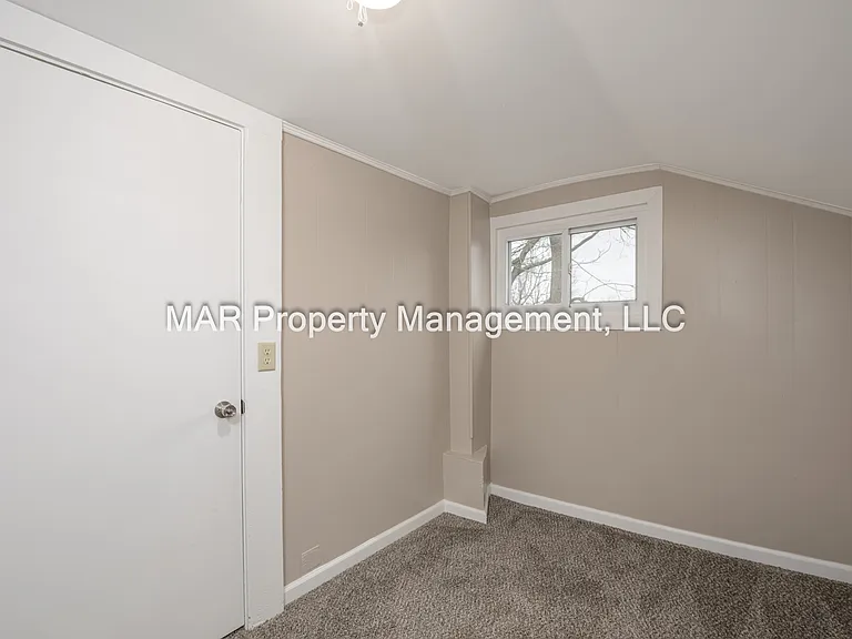 251 W Harris Ave — Photo 6