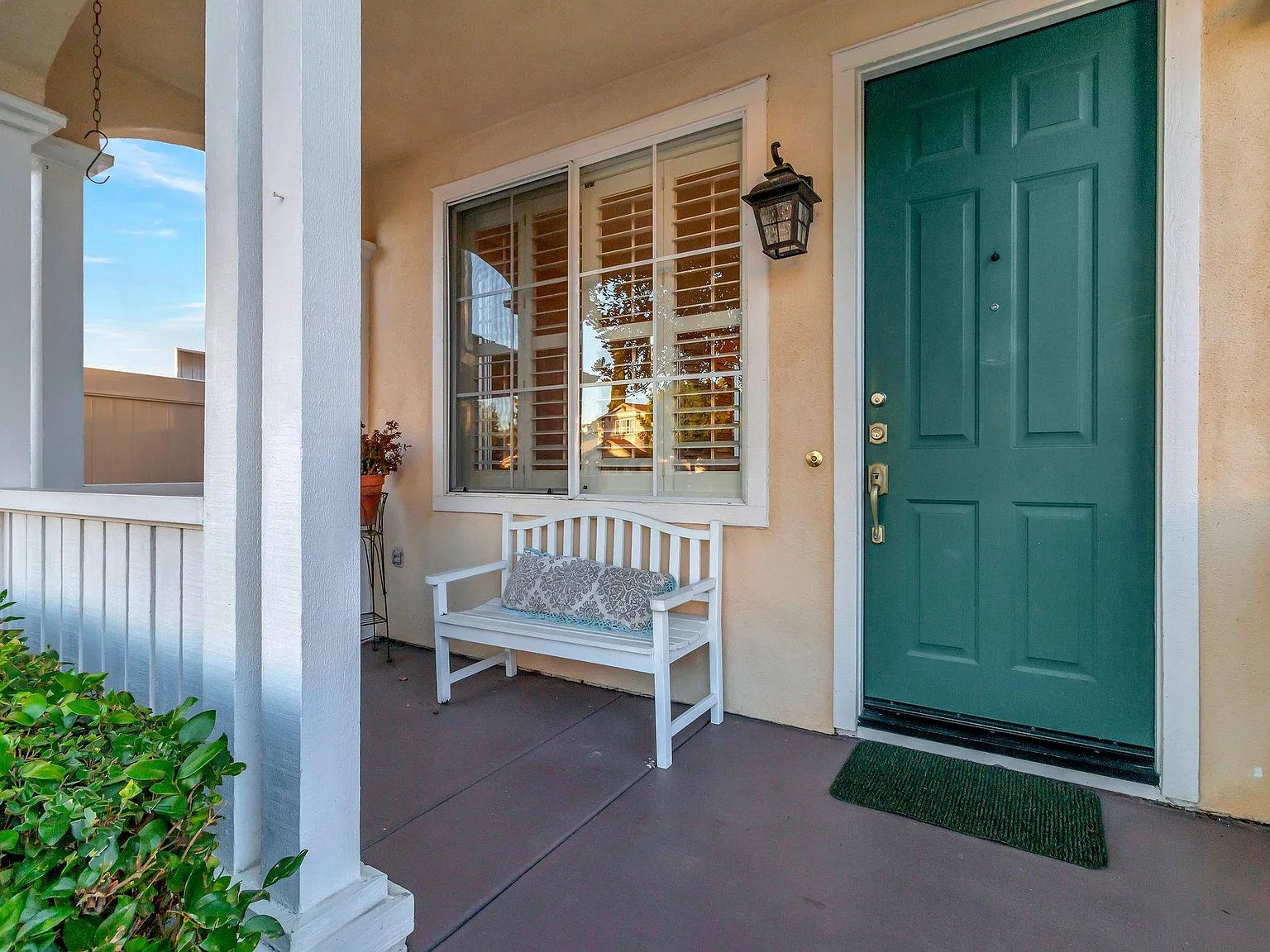 4 bed, 2.5 bath, 2142 sqft, $5,250 — Photo 3