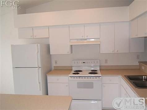 3rd image of 527 SE 8th St