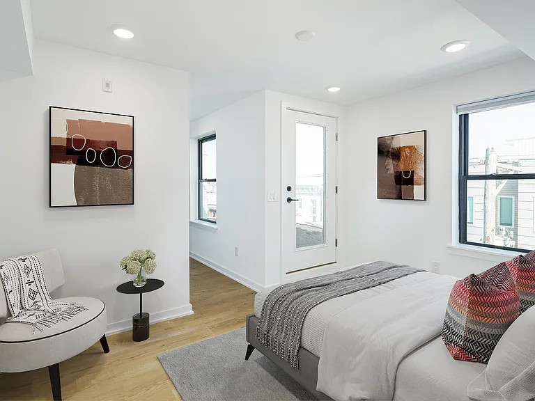 610 Moore St #402 — Photo 4