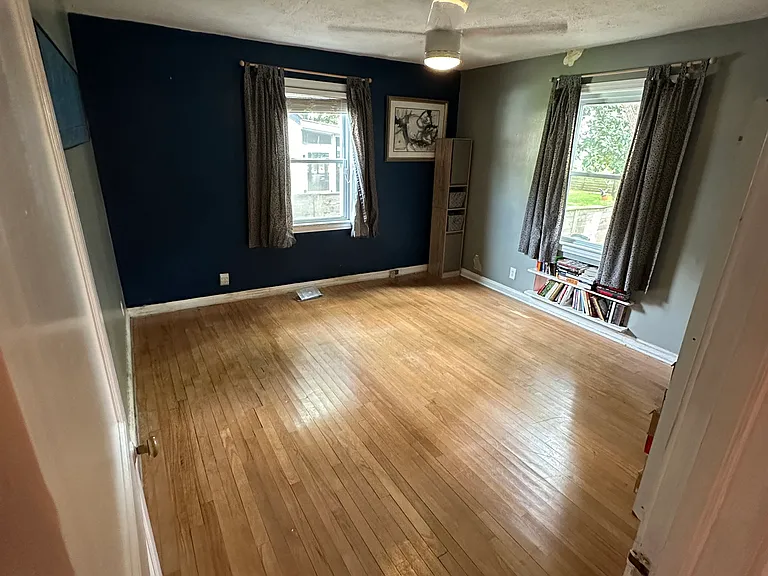 1712 Marsden Ave — Photo 3
