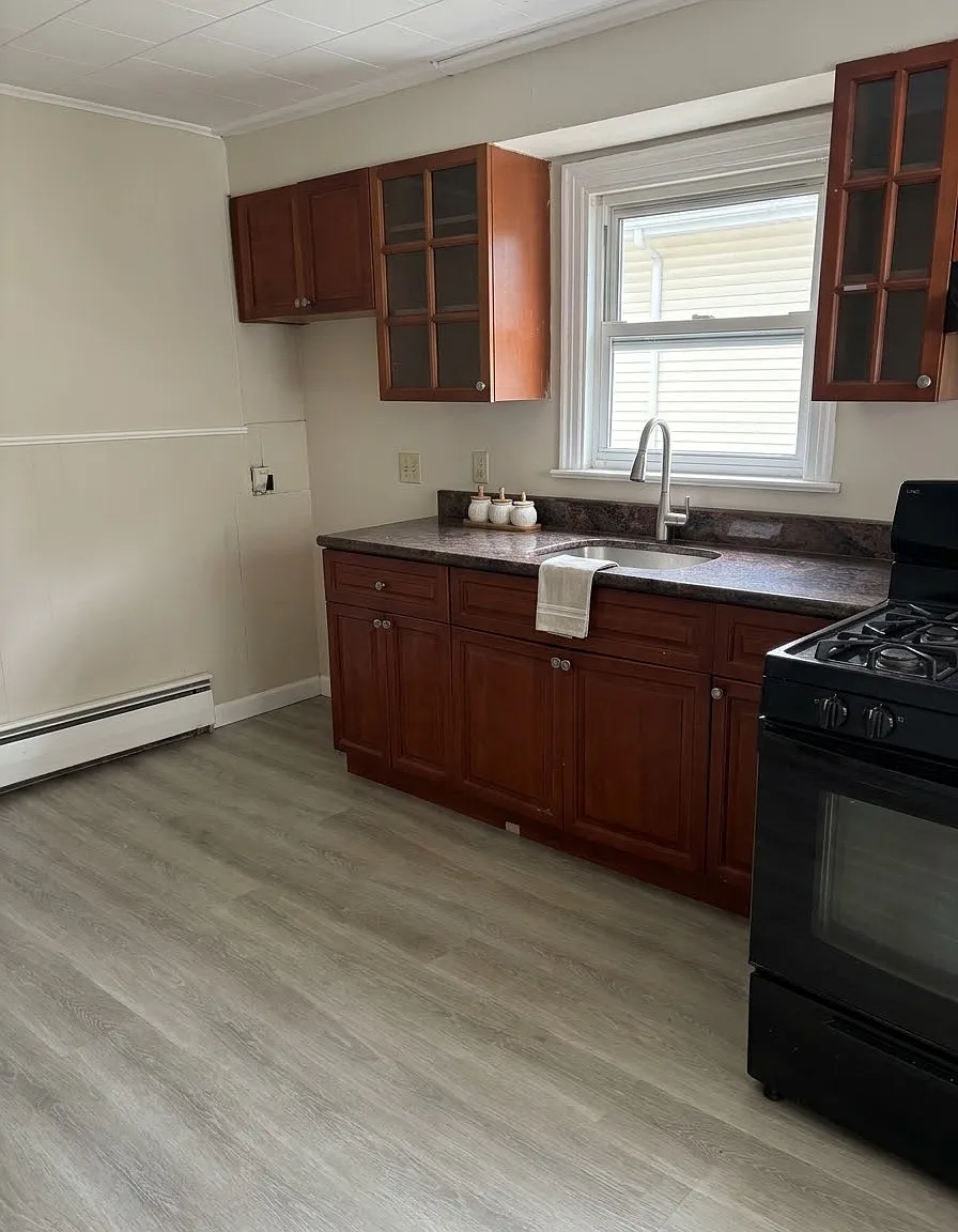 566 Howe Ave — Photo 2
