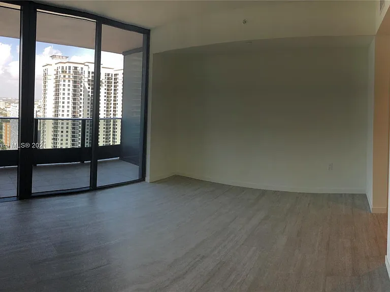 Brickell Plz — Photo 26