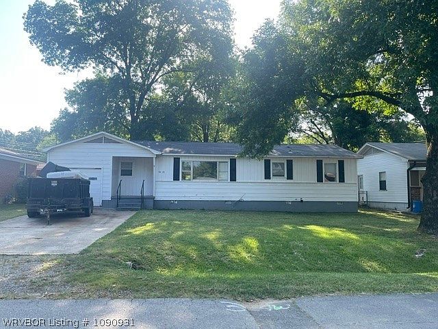 1st image of 4423 S 30th St