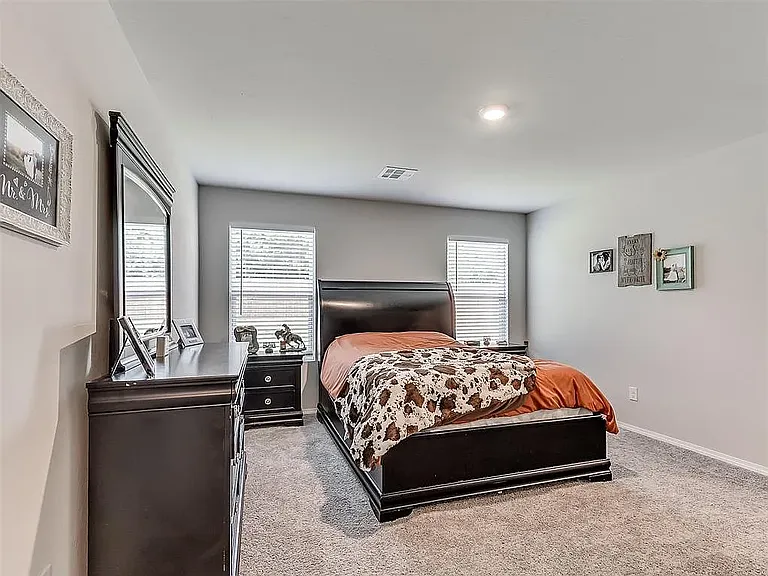 496 SE 7th Pl — Photo 4