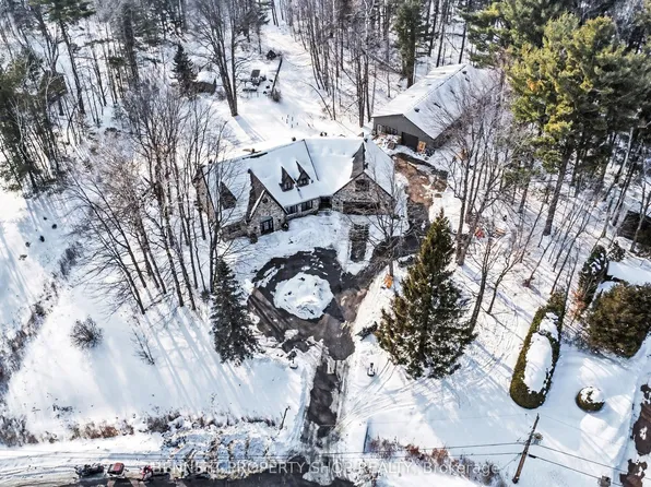 645 Canary St, Ottawa, ON K4B 1H3