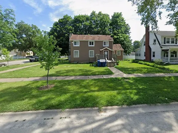 305 W 2nd St, Momence, IL 60954