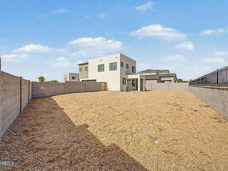141 W Latona Rd — Photo 30
