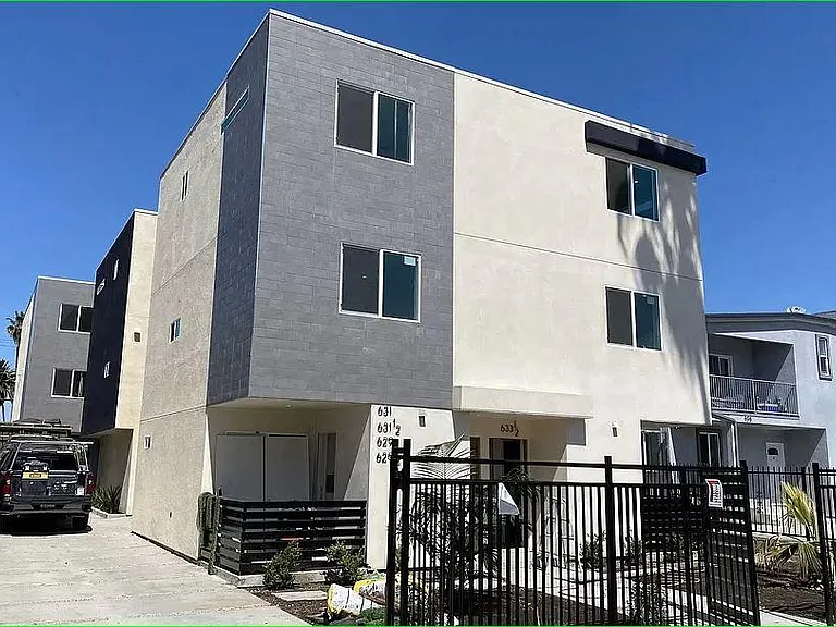 633 N Normandie Ave #1/2 — Photo 1