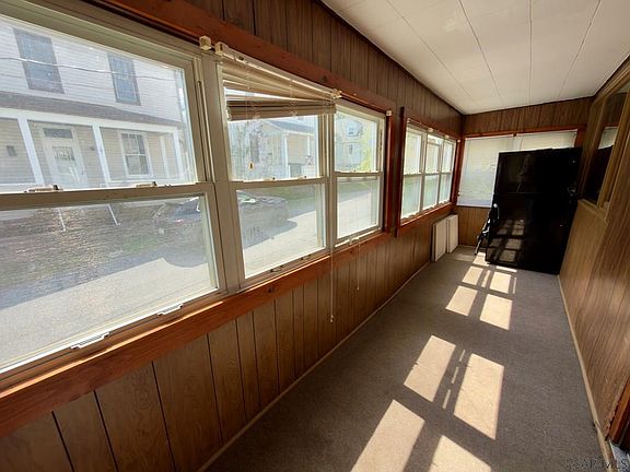 3rd image of 190 Beatty Ave