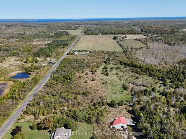 2 Belrose Rd, Northern Bruce Peninsula, ON N0H 2R0