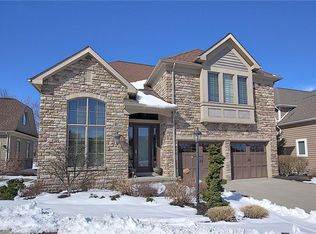 2526 Fairwood Ct, Beachwood, OH