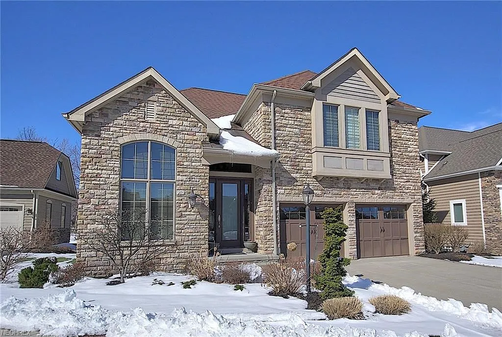 2526 Fairwood Ct photo 1