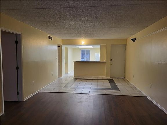 5th image of 203 Cypress Ln #203