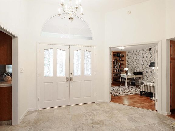 5th image of 8749 Sierra Oak Dr