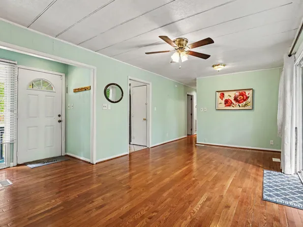 7201 Bentley Cir, Raleigh, NC 27616