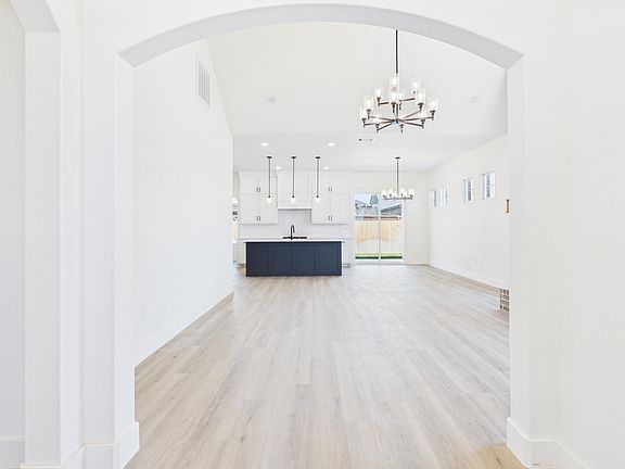 4th image of 7018 18th St