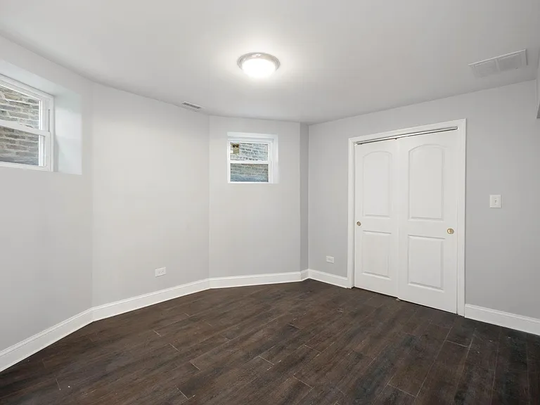 4928 S Saint Lawrence Ave #B — Photo 9