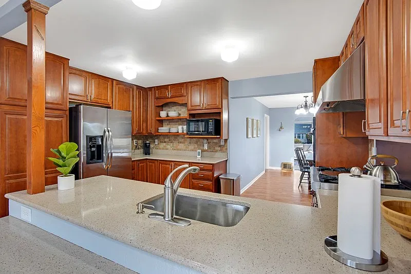 1 bed, 1.0 bath, 110 sqft, $1,025 — Photo 3