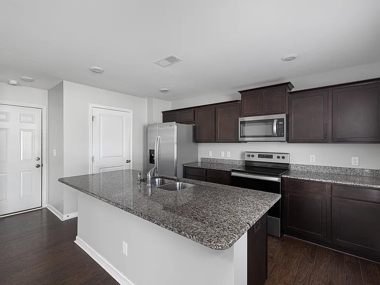 1124 Tay Sta — Photo 14