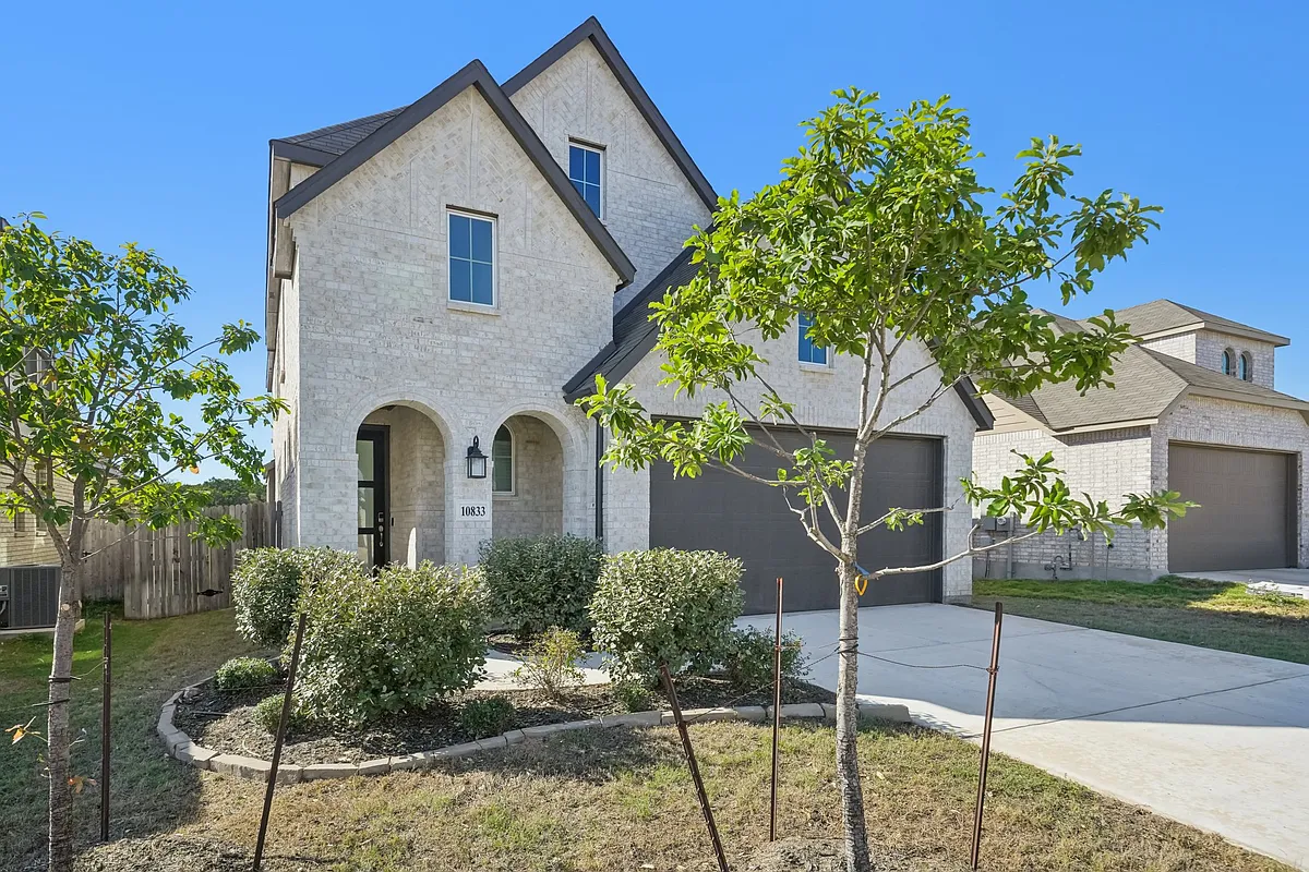 Building Photo - 10833 Coppola