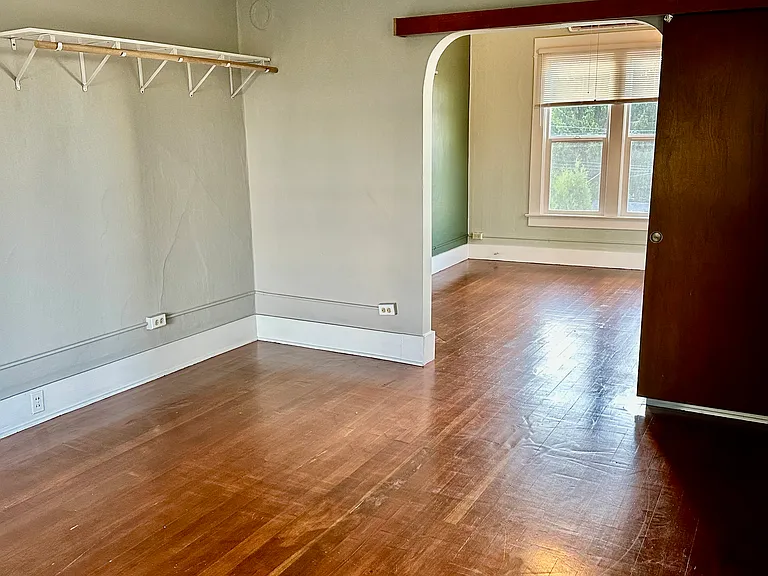 1153 Franklin St — Photo 33