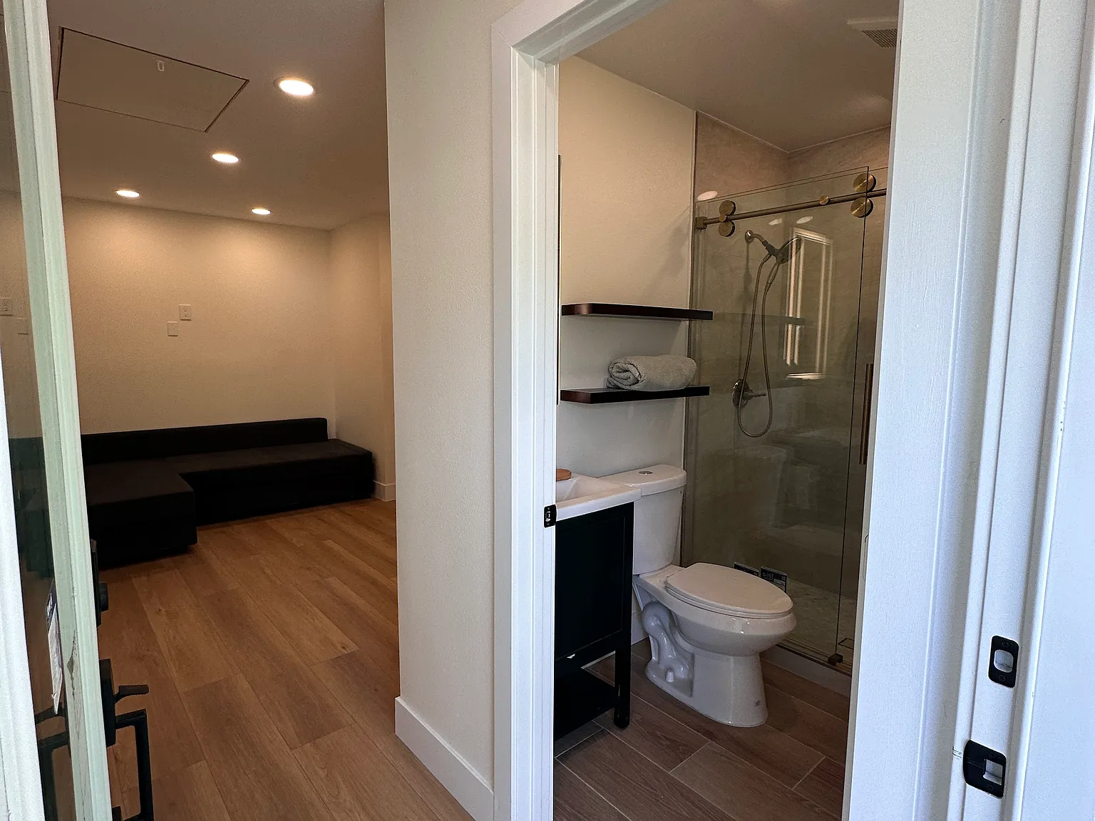 844 E Walnut Ave — Photo 4
