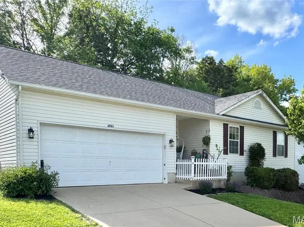 4301 NW Point Dr, House Springs, MO 63051