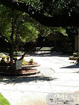 4th image of 1101 Portales Ln