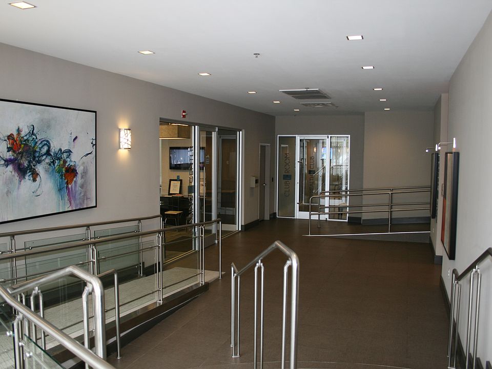 Leasing Lobby