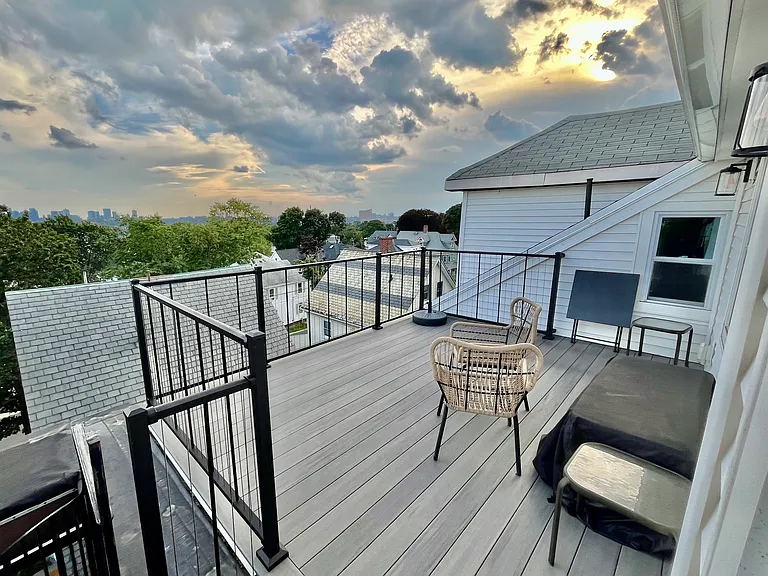 6 Laurel St #3 — Photo 1