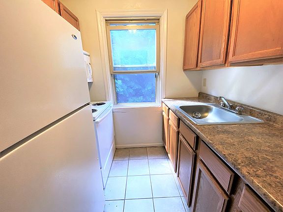 2nd image of 305 N Negley Ave APT 9