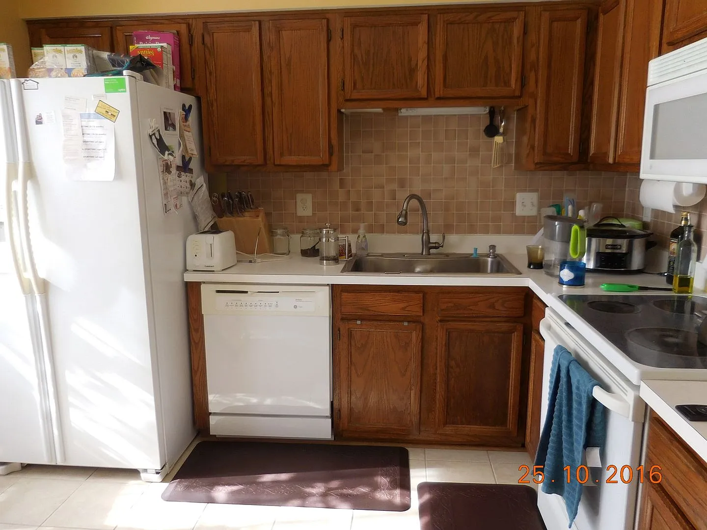 Leesburg Townhouse with Amenities — Photo 2