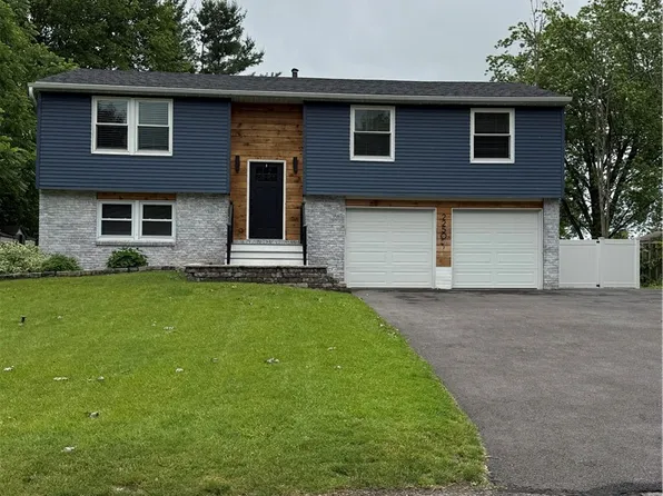 2250 Mercer St, Baldwinsville, NY 13027