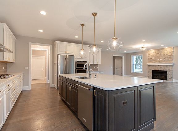4th image of 3319 Arbor Ln