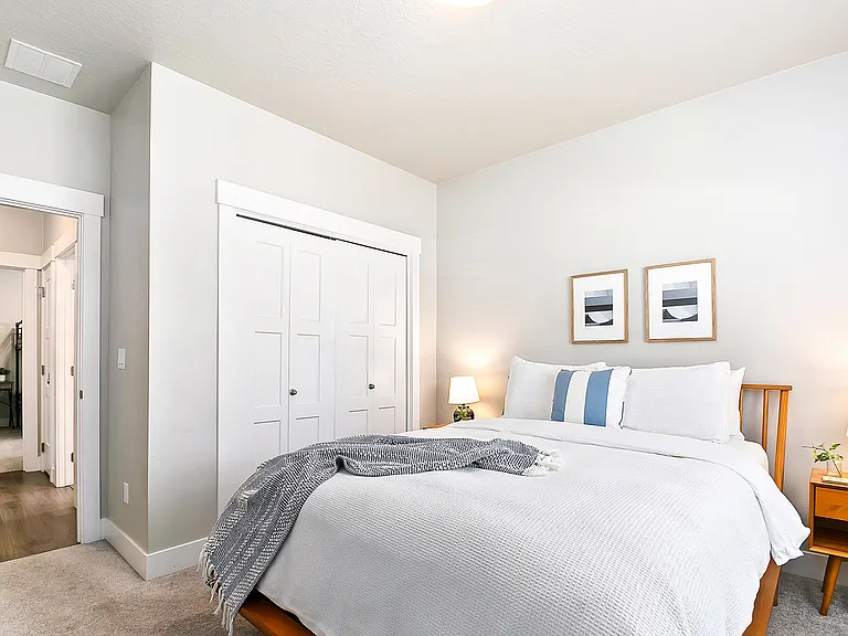 2035 E Oakcrest Dr — Photo 38