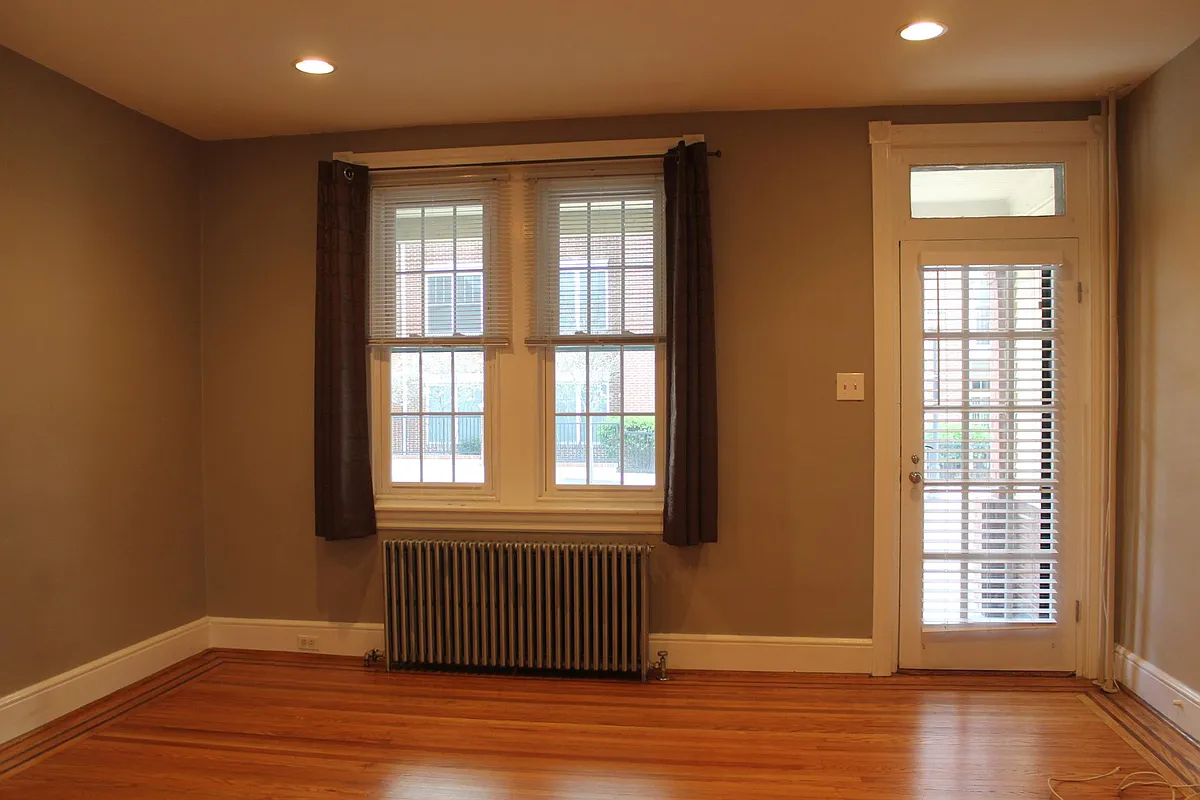 Front Room (Living) - 311 W Elm St