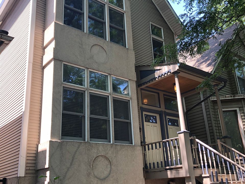 1st image of 3130 N Kenmore Ave #G
