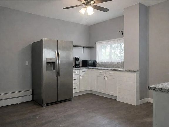 3rd image of 839 Railroad St