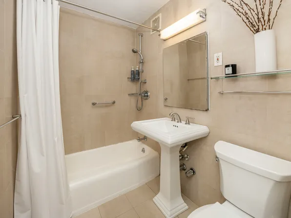 400 East 77th Street image 7 of 7