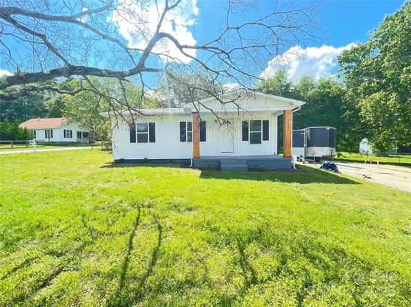 1052 S Grove Street Ext, Lincolnton, NC 28092