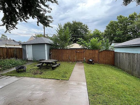 2nd image of 615 Taylor St NE