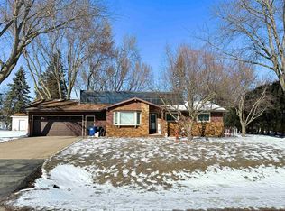 W6160 Pilgrim St, Appleton, WI 54914