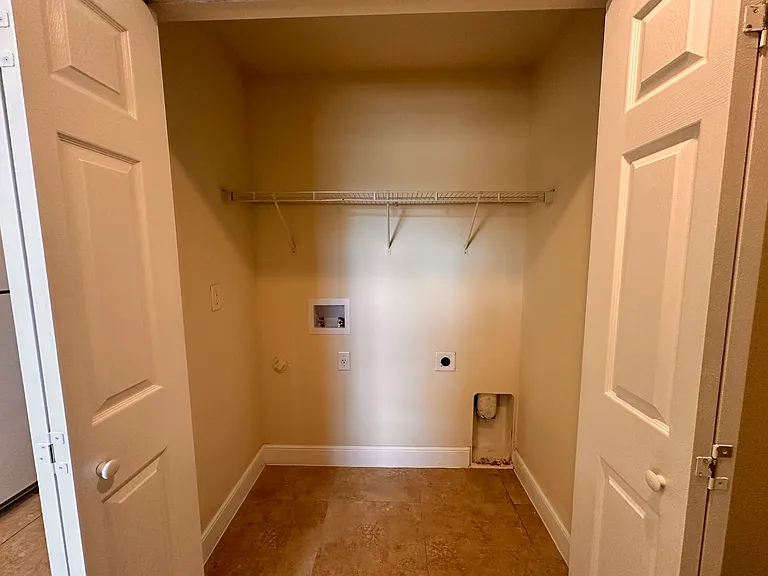 325 NE 23rd Ave #24 — Photo 16