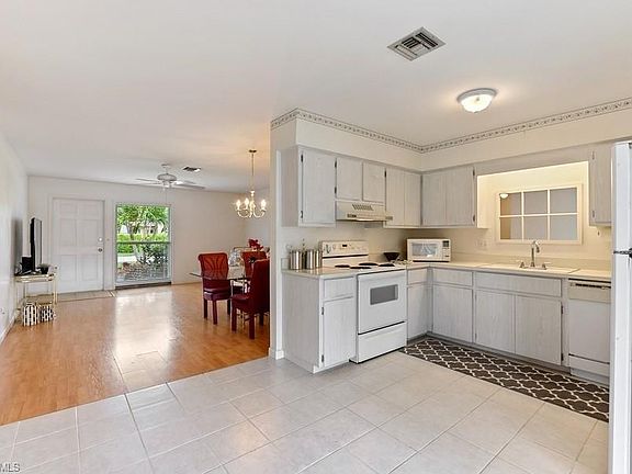 5th image of 626 Palm View Dr #1