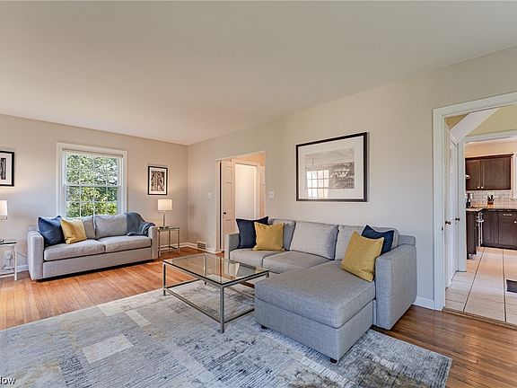 5th image of 17020 Lomond Blvd