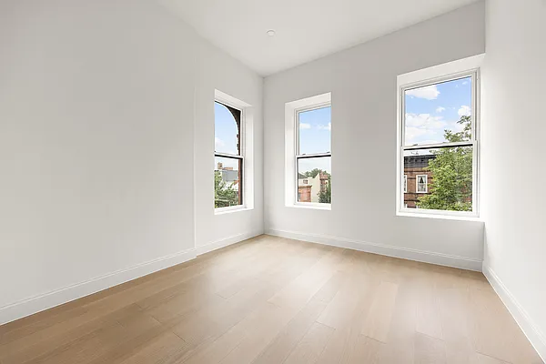 Bedroom, photo 1